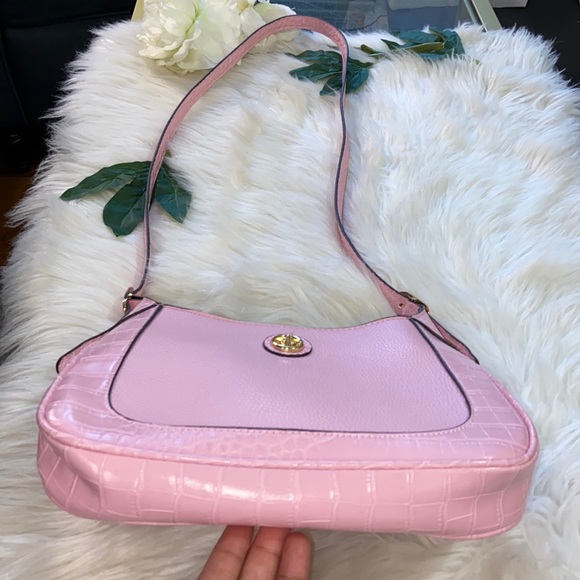 Giani Bernini Pink Crocodile Faux Leather Crossbody Bag - Picture 4 of 17